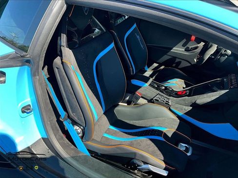 Used 2024 Lamborghini Huracan Sterrato image 8