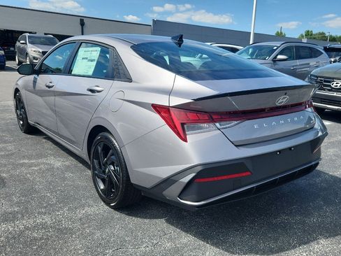 New 2026 Hyundai Elantra SEL FWD image 5