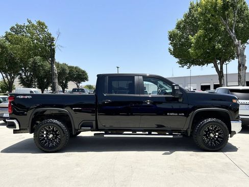 Used 2025 Chevrolet Silverado 2500 LT w/ Convenience Package AWD/4WD image 3