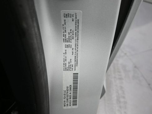 Used 2026 Chrysler Pacifica Limited w/ S Appearance Package FWD image 19