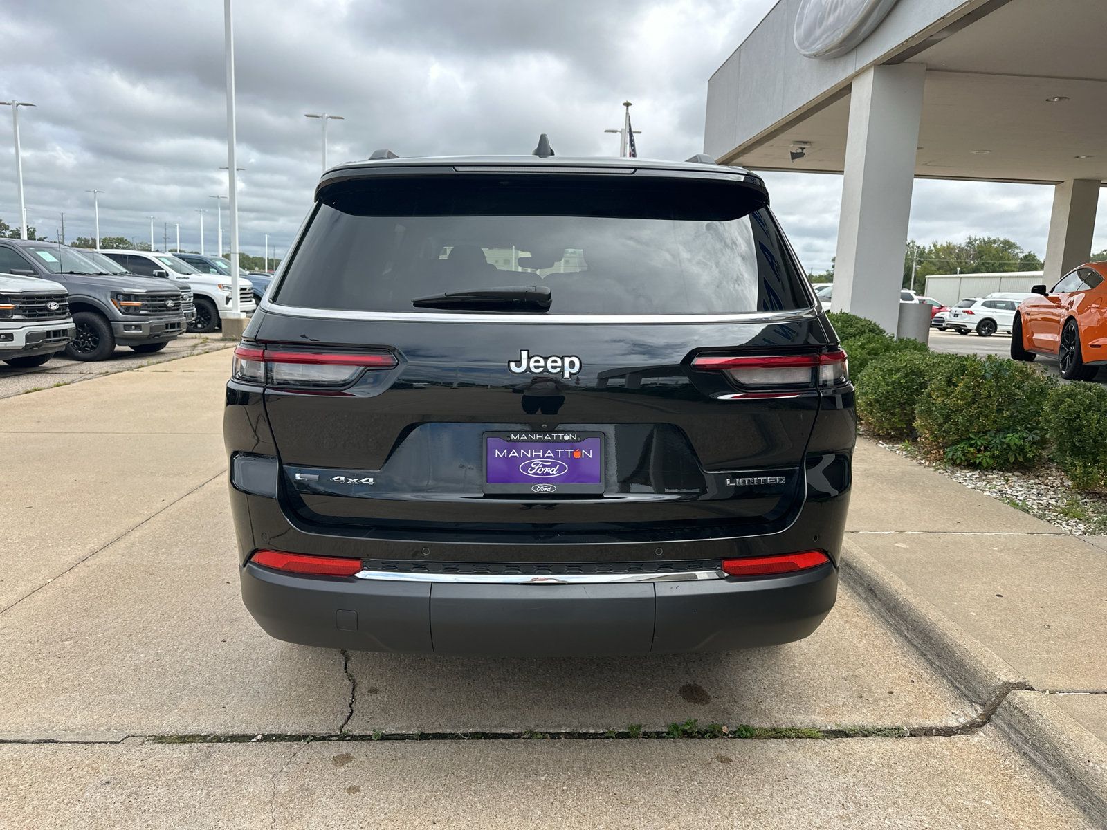 Used 2022 Jeep Grand Cherokee L Limited AWD/4WD image 14