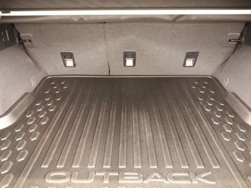 Used 2025 Subaru Outback Premium AWD/4WD image 29