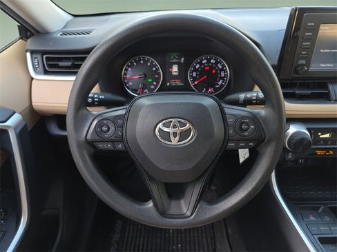 Used 2019 Toyota RAV4 LE image 22