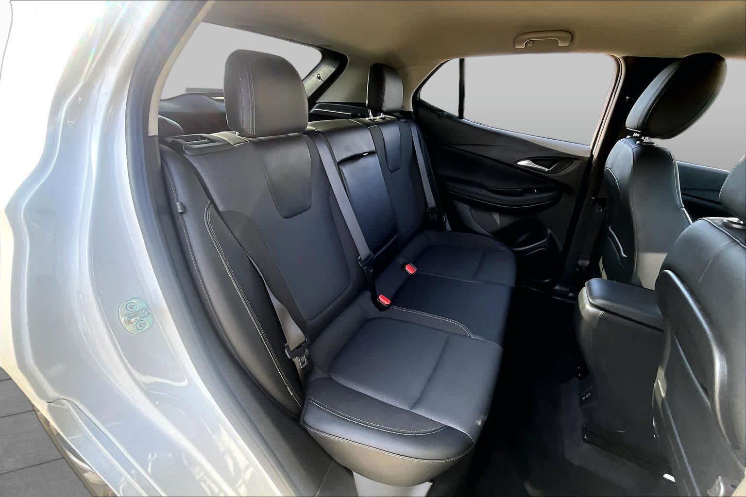 Used 2022 Buick Encore GX Select w/ Sport Touring Package FWD image 20