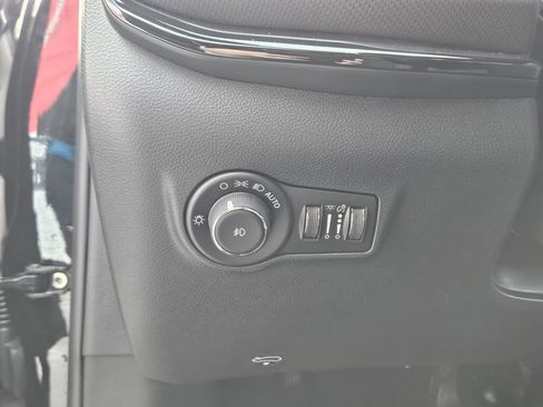 New 2026 Jeep Compass Latitude image 18