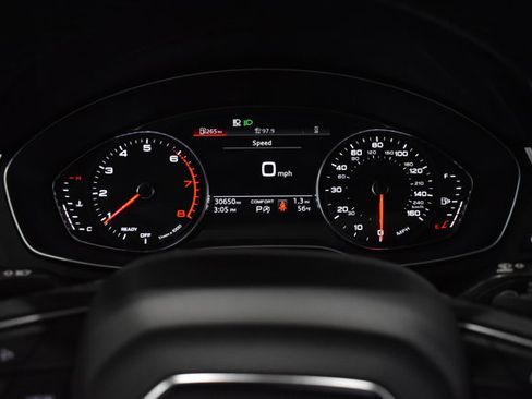 Used 2023 Audi Q5 2.0T Premium w/ Convenience Package image 17