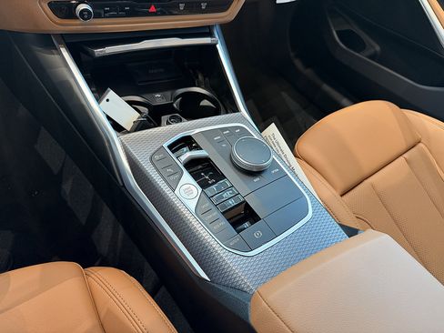 New 2026 BMW 330i xDrive Sedan w/ Convenience Package AWD/4WD image 10