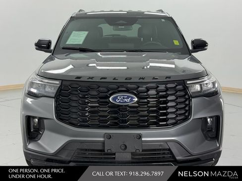 Used 2025 Ford Explorer ST-Line w/ Premium Package RWD image 2