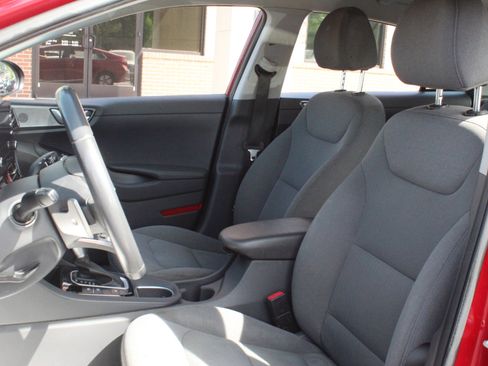 Used 2022 Hyundai Ioniq SE FWD image 13
