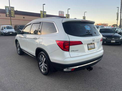 Used 2017 Honda Pilot Touring image 5
