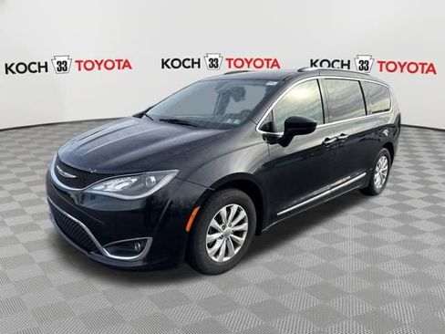 Used 2018 Chrysler Pacifica Touring-L image 3