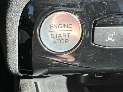 Used 2024 Ford Escape Platinum image 31