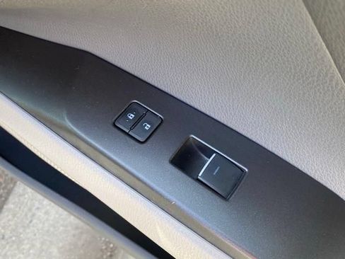 Used 2023 Toyota Camry XSE FWD image 19