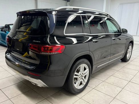 Used 2021 Mercedes-Benz GLB 250 4MATIC w/ Premium Package image 9