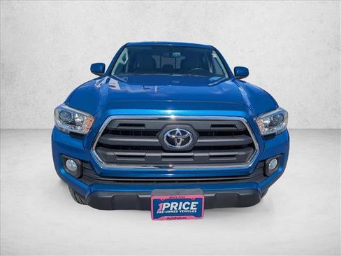 Used 2017 Toyota Tacoma SR5 w/ Tow Package image 2