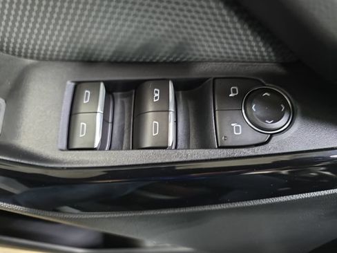 New 2026 Chevrolet Equinox RS w/ Convenience Package III FWD image 31