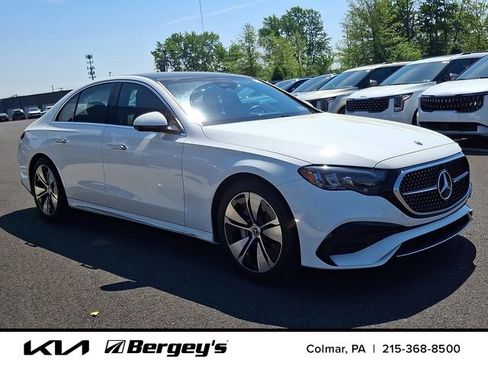 Used 2025 Mercedes-Benz E 350 4MATIC Sedan image 3