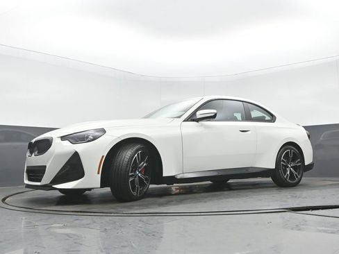Used 2023 BMW 230i xDrive Coupe w/ Premium Package image 28