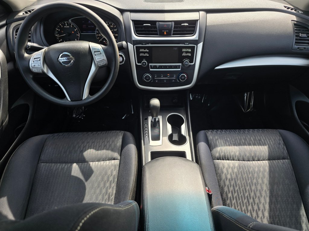 Used 2017 Nissan Altima 2.5 S w/ Power Driver Seat Package FWD image 2