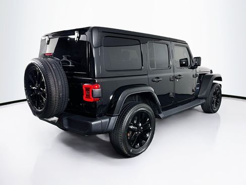 Used 2022 Jeep Wrangler Unlimited Sahara w/ Safety Group AWD/4WD image 9