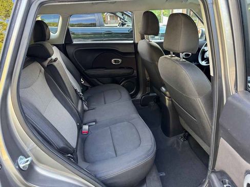 Used 2018 Kia Soul + image 10