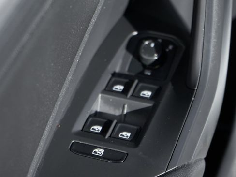 Used 2020 Volkswagen Jetta SE image 15