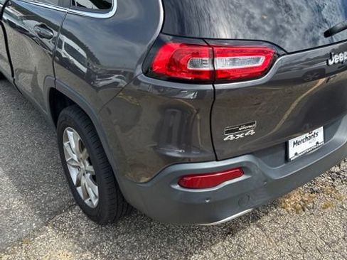Used 2018 Jeep Cherokee Limited AWD/4WD image 7