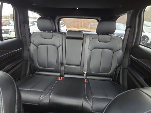 Used 2024 Jeep Grand Cherokee Overland w/ Trailer Tow Package image 27