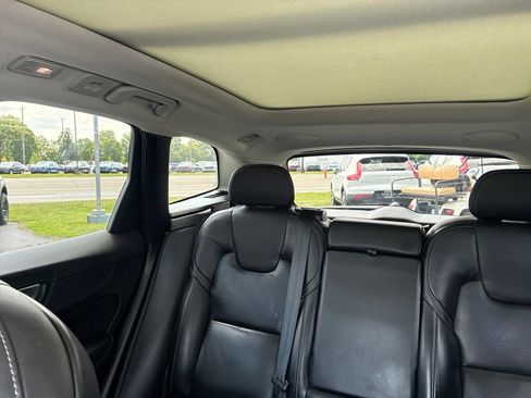 Used 2022 Volvo XC60 B6 Inscription AWD/4WD image 12