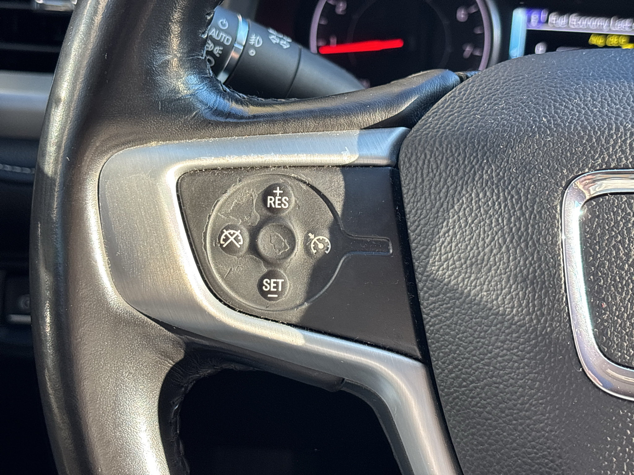 Used 2018 GMC Acadia SLT FWD image 18