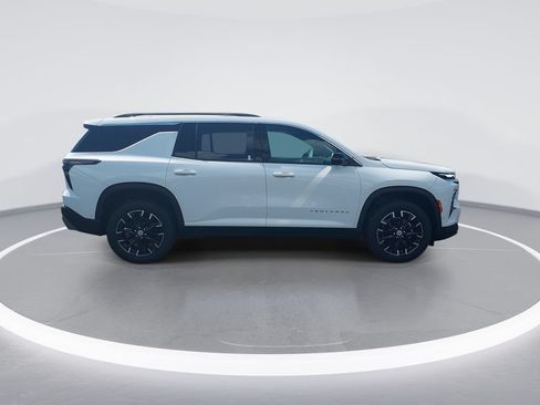 New 2026 Chevrolet Traverse LT w/ Enhanced Driving Package FWD image 9