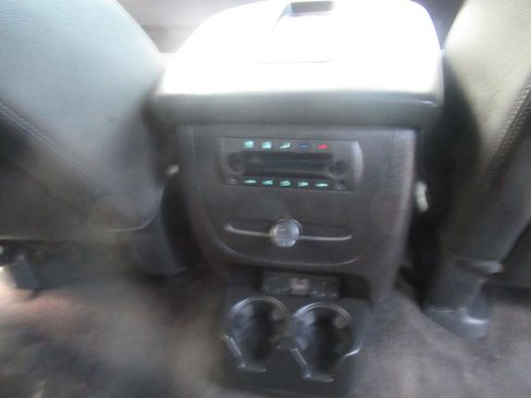 Used 2013 Chevrolet Suburban LT image 18
