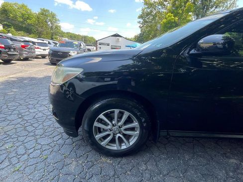 Used 2015 Nissan Pathfinder SV AWD/4WD image 2