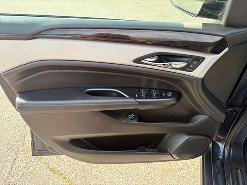 Used 2016 Cadillac SRX Luxury w/ Driver Awareness Package AWD/4WD image 11