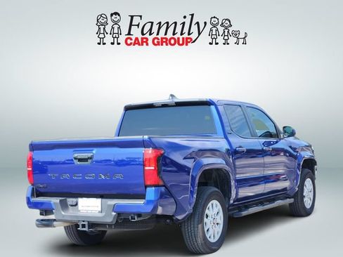 Certified 2025 Toyota Tacoma SR5 AWD/4WD image 4