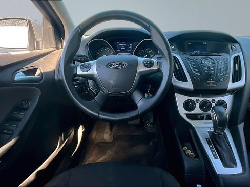 Used 2014 Ford Focus SE FWD image 8
