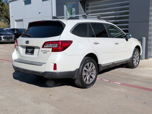 Used 2017 Subaru Outback 3.6R Touring w/ Popular Package #5A image 9