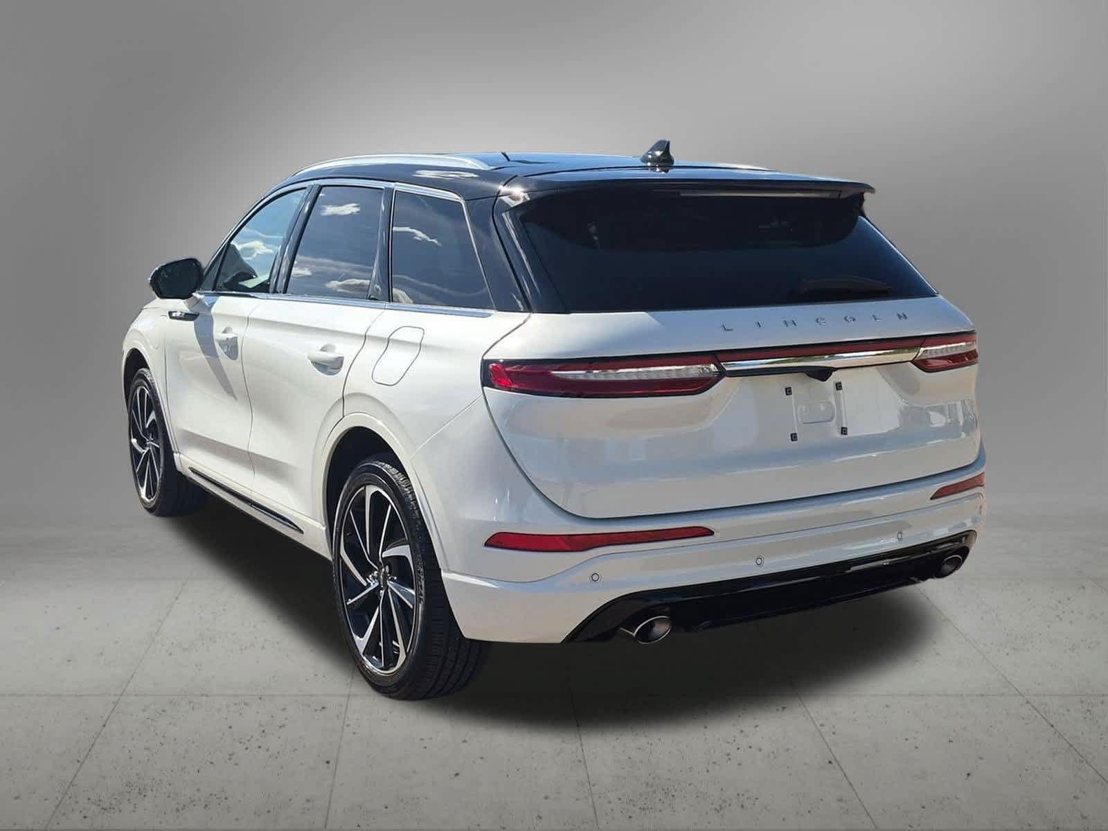 Used 2023 Lincoln Corsair Grand Touring w/ Equipment Group 301A AWD/4WD image 4