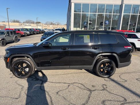 Used 2025 Jeep Grand Cherokee L Altitude image 16