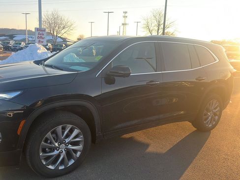 Used 2025 Buick Enclave Preferred w/ Super Cruise Package image 10