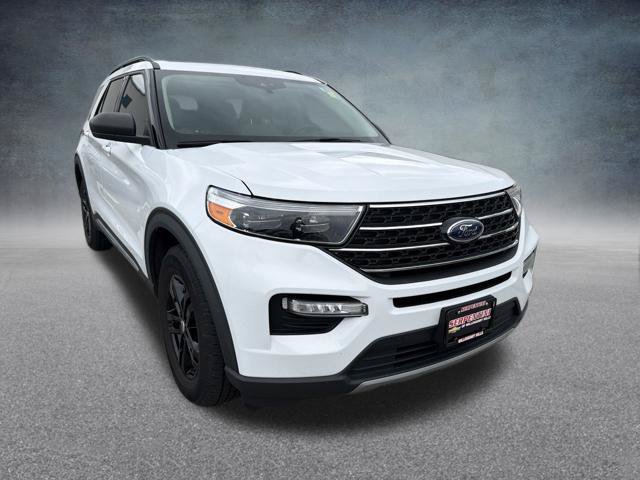 Used 2021 Ford Explorer XLT w/ Equipment Group 202A AWD/4WD image 5