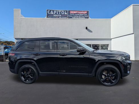 Used 2023 Jeep Grand Cherokee Limited w/ Black Appearance Package image 2