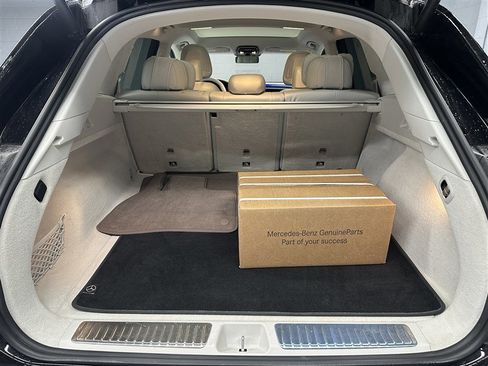 Used 2023 Mercedes-Benz EQS 580 4MATIC SUV image 4