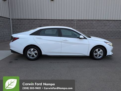 Used 2023 Hyundai Elantra SEL FWD image 2