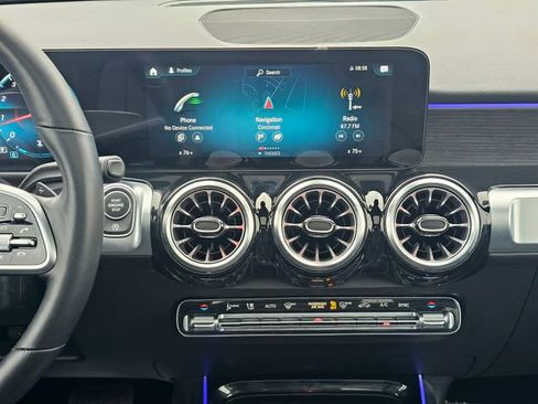 Certified 2023 Mercedes-Benz GLB 250 4MATIC image 38