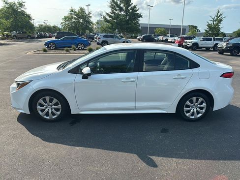 Used 2024 Toyota Corolla LE FWD image 16