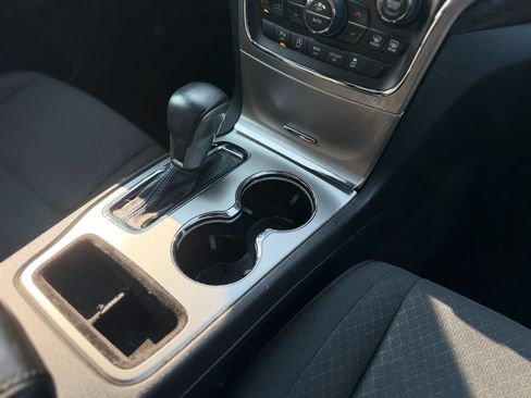 Used 2018 Jeep Grand Cherokee Laredo AWD/4WD image 36