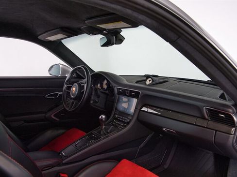 Used 2019 Porsche 911 GT3 image 32