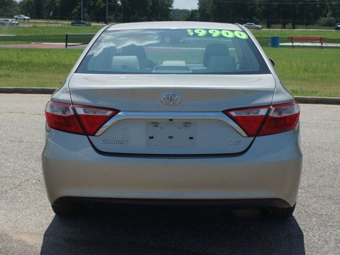 Used 2017 Toyota Camry LE FWD image 3
