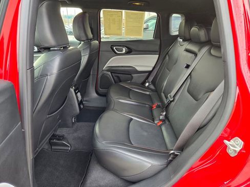 Used 2023 Jeep Compass Limited image 27